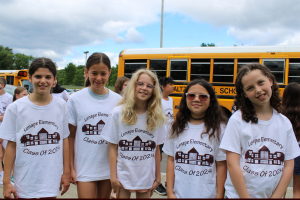  students with Lenape Elementary School tshirts on